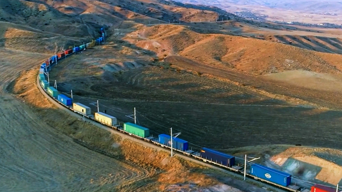 果然视频·拾光记丨开往春天的列车