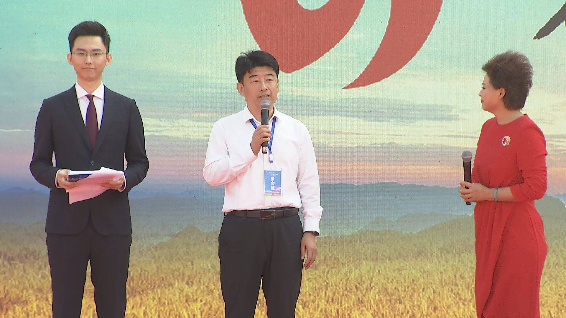 宁阳县县委书记王立军致辞在开幕式现场,还发布了"中国枣乡奋进宁阳"