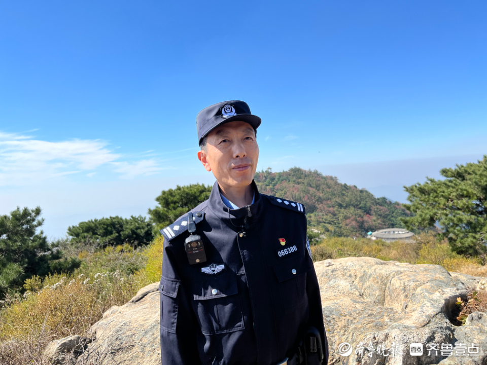 14年坚守，岱顶派出所张连波勇做警界“挑山工”