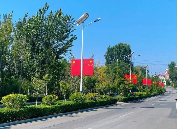 挂国旗迎国庆，济南南部山区洋溢“中国红”