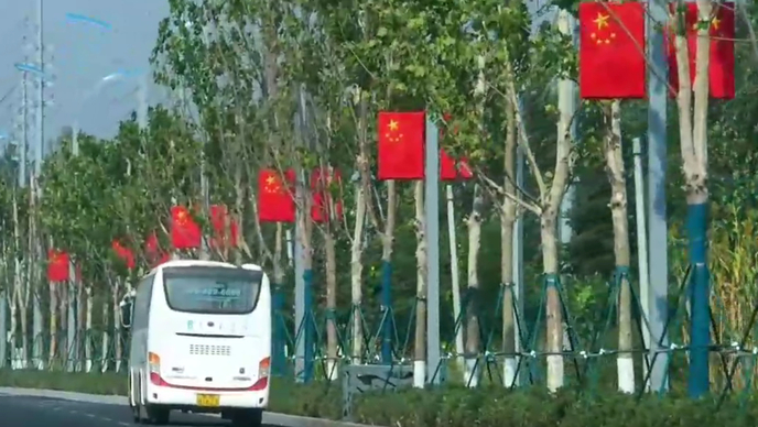 果然视频|济南黄河北起步区国旗飘飘，到处是繁忙的建设场景