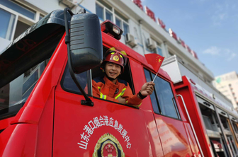 壹点日历10.2|如果信念有颜色，那一定是中国红！国庆节快乐