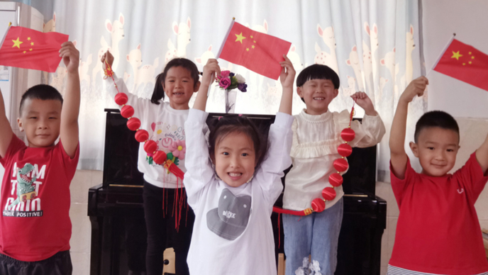 看看都有谁？“我和国旗合个影 壹点送您上开屏”第三弹来了！