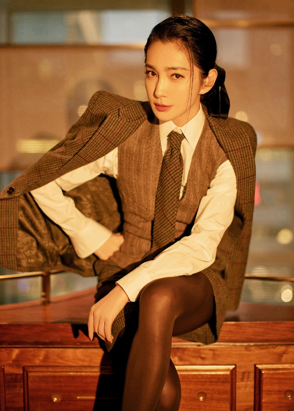 李冰冰西服造型 帅气十足-齐鲁晚报·齐鲁壹点