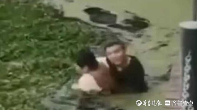 果然视频｜路遇15岁女孩落水，山东教师房光波一头扎进冰冷河水