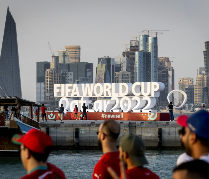 11月21日00:00，2022年卡塔尔世界杯揭幕战将正式打响。32支球队，64场比赛，目标只有一个——大力神奖杯。卡塔尔世界杯期间，齐鲁晚报·齐鲁壹点将推出世界杯特别报道《冰与火之歌》，一起跟随前方特派记者季禹的脚步，享受冬日里的足球激情吧。