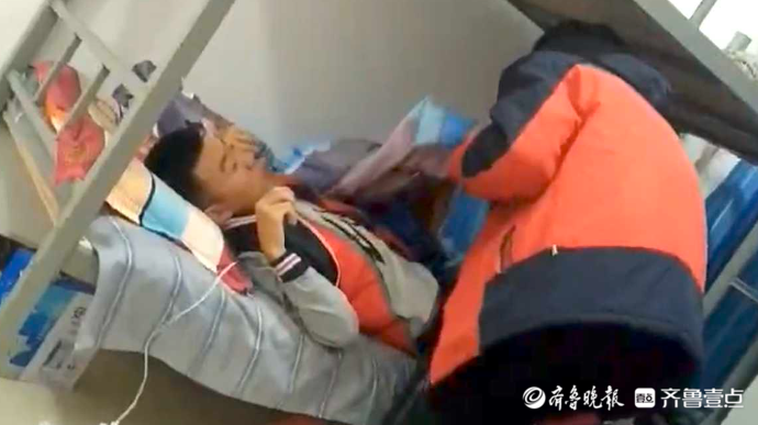 果然视频｜“00后”脑瘫男孩：同学轮流照顾我，很幸运没被抛弃