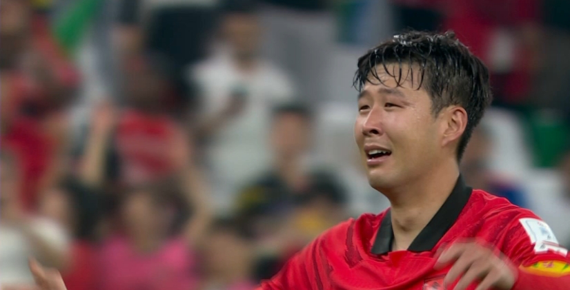 世界杯热闻丨韩国队晋级淘汰赛,孙兴慜哭了,苏亚雷斯也哭了-齐鲁晚报