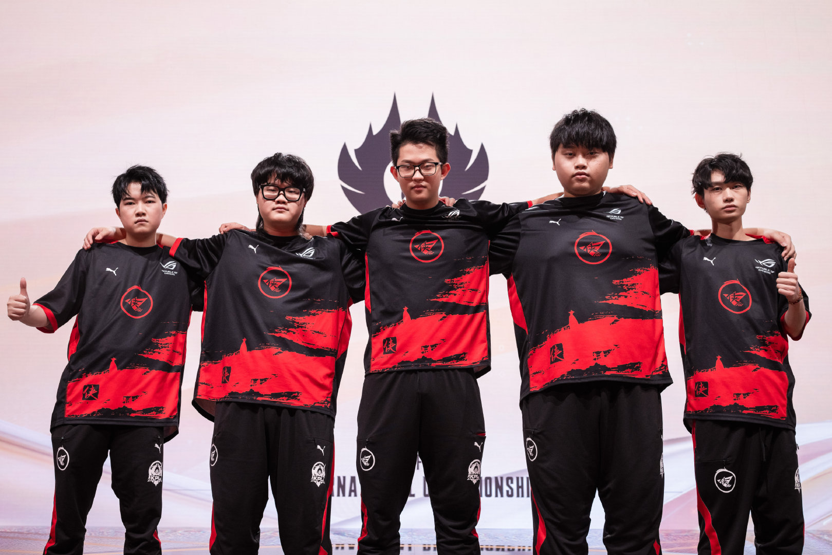 "我口袋只剩玫瑰一片,此行又山高路远"济南rw侠赛场下的故事-齐鲁晚报