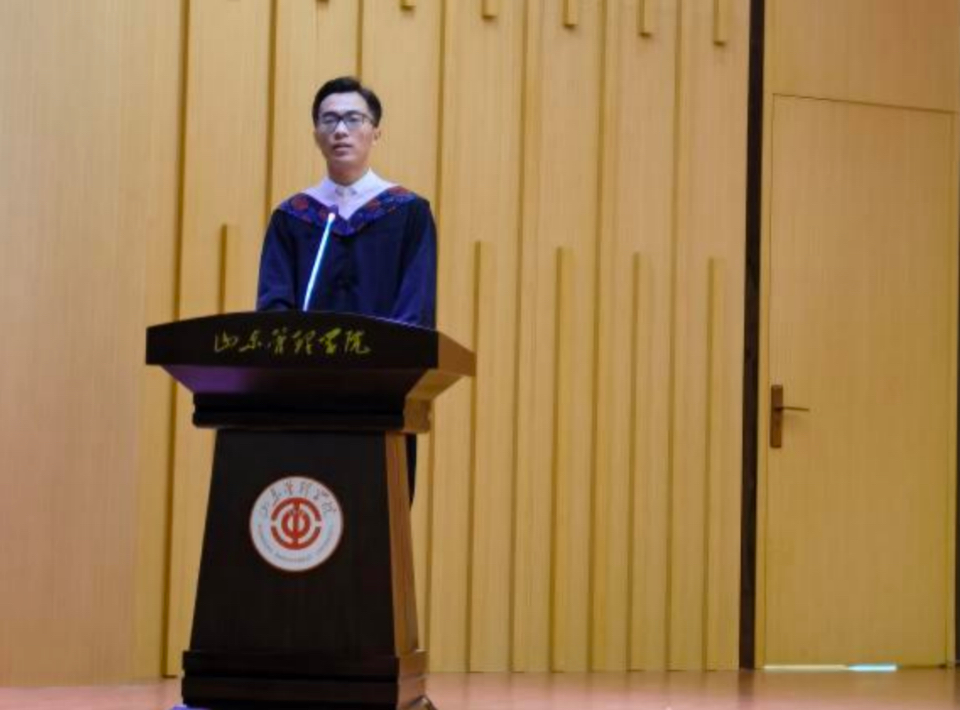 我们的2022｜山东管理学院辅导员杨光：你当像鸟，飞越远山