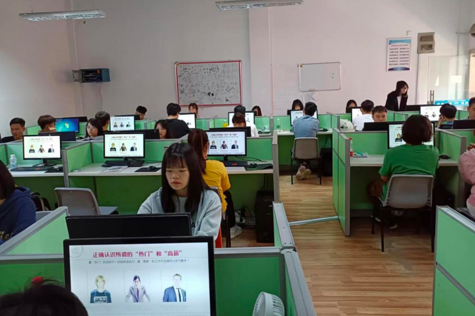 我们的2022｜长沙理工大学教师流河：内心的花园