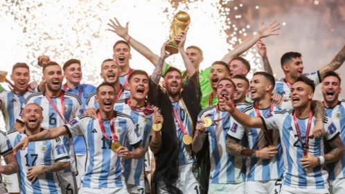 冰与火之歌|经典重温!64张精美海报带你回顾卡塔尔世界杯