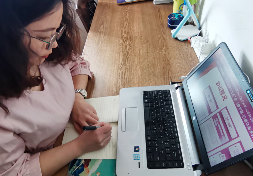 我们的2022 |山东管理学院思政课教师李娜：革命人永远年轻