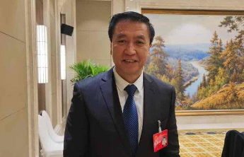 一把手访谈|石军：“红墩墩”小巷公交争取春节开跑