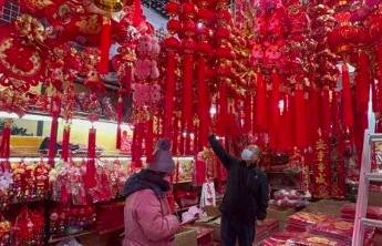 过年倒计时！济南年货市场开始升温，“兔”元素商品受热捧