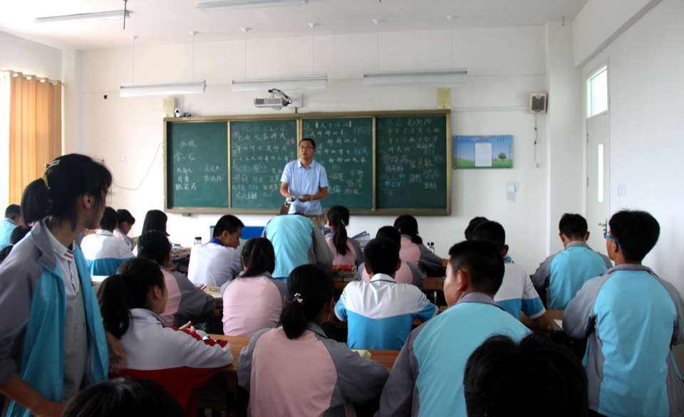 “青年张桂梅”高贵成：为了乡村教育，他两次放弃进城机会