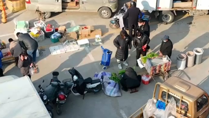 果然视频丨年味渐浓！元旦假期来济南仲宫赶集，人头攒动好热闹