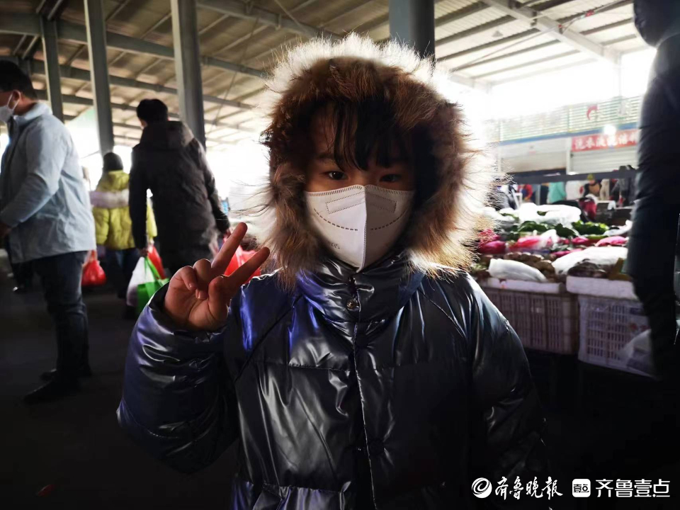 壹点图集丨假期遇上腊月大集，小朋友们也来感受烟台浓浓年味