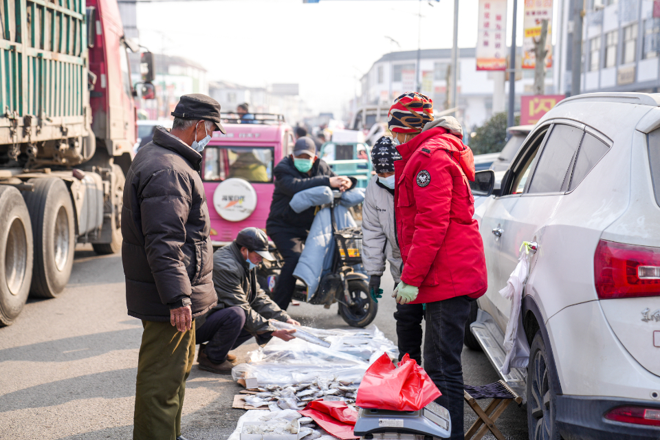 烟火气里氤氲着“文化味儿”，曲阜“黄河大集”很暖人心