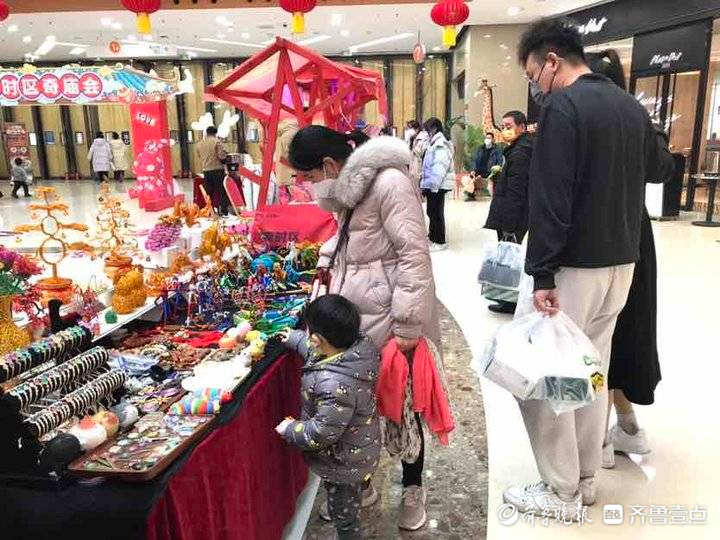 春节临近消费渐次升温，泰安多家商场人气旺