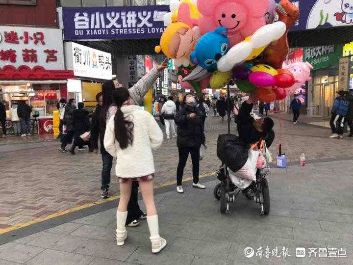 春节临近消费渐次升温，泰安多家商场人气旺