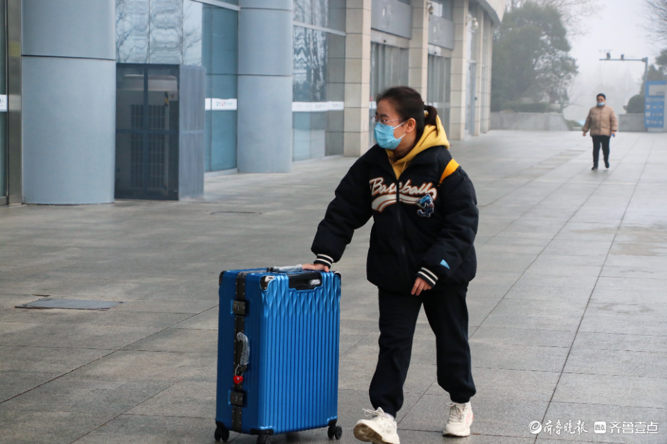 图集丨春运号角已吹响，高铁枣庄站里来往旅人思乡情浓