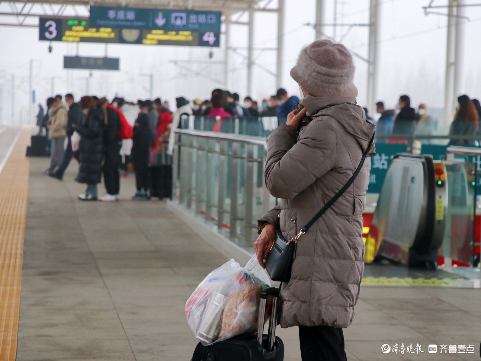 图集丨春运号角已吹响，高铁枣庄站里来往旅人思乡情浓
