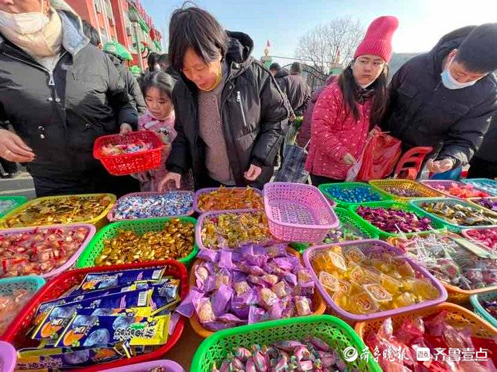 黄河大集丨过年就要甜蜜蜜！上百种糖果挑花眼