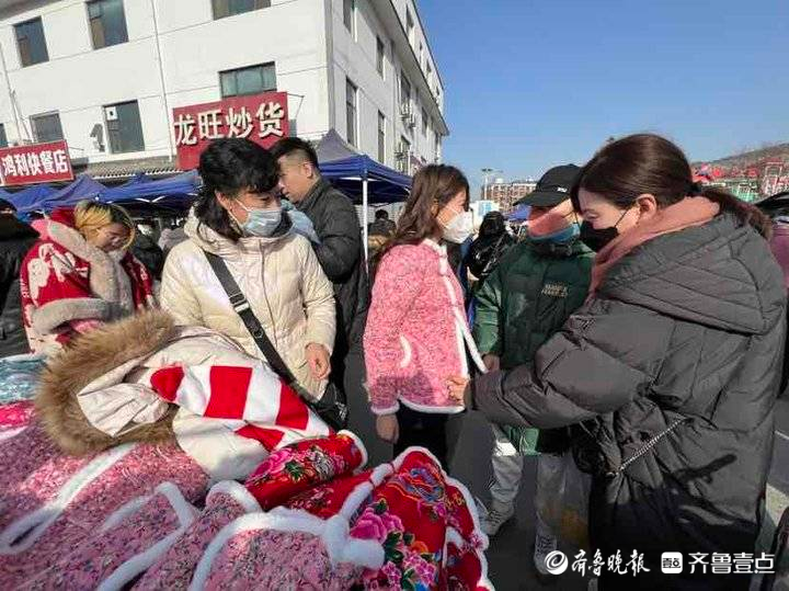 黄河大集丨人手一件网红袄，穿上喜庆过大年