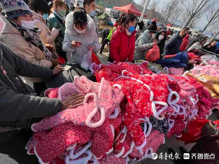 黄河大集丨人手一件网红袄，穿上喜庆过大年