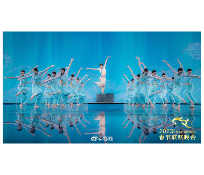 有趣有料的春节娱乐指南，电影春节档，热闹的春晚。