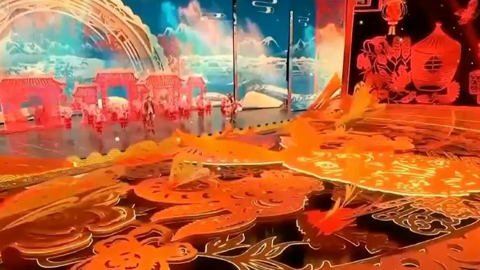 山东金娃踩着高跷上春晚，软萌优美的舞姿征服了全国观众