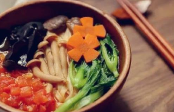 书摘｜按时令饮食，是对季节轮回的尊重