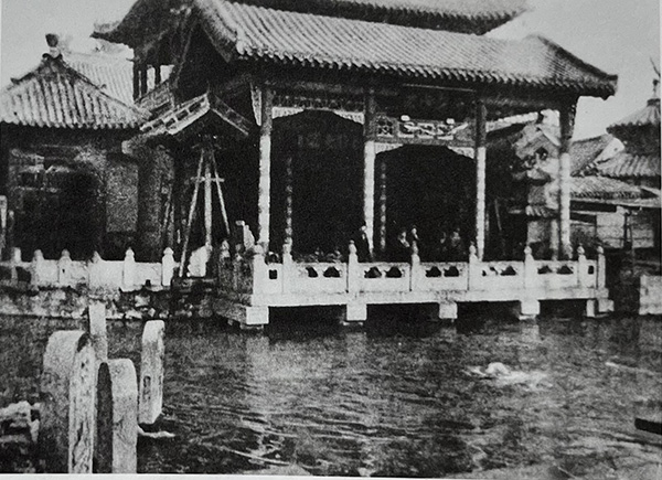 国学大师赵元任拍摄的济南街景和趵突泉