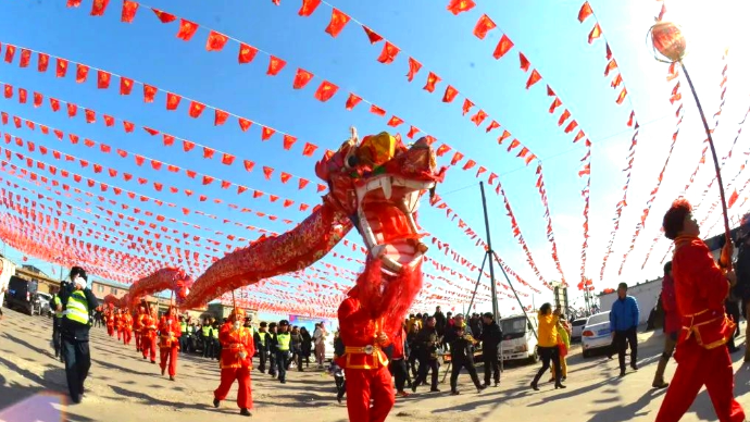 壹直播|时隔三年，烟台黄渤海新区“渔灯节”再现祭海盛况