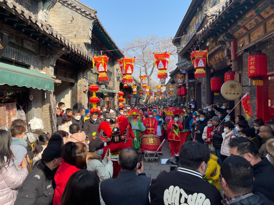 壹点图集丨鸣锣开市！正月十四的周村古商城人潮涌动，热闹非凡