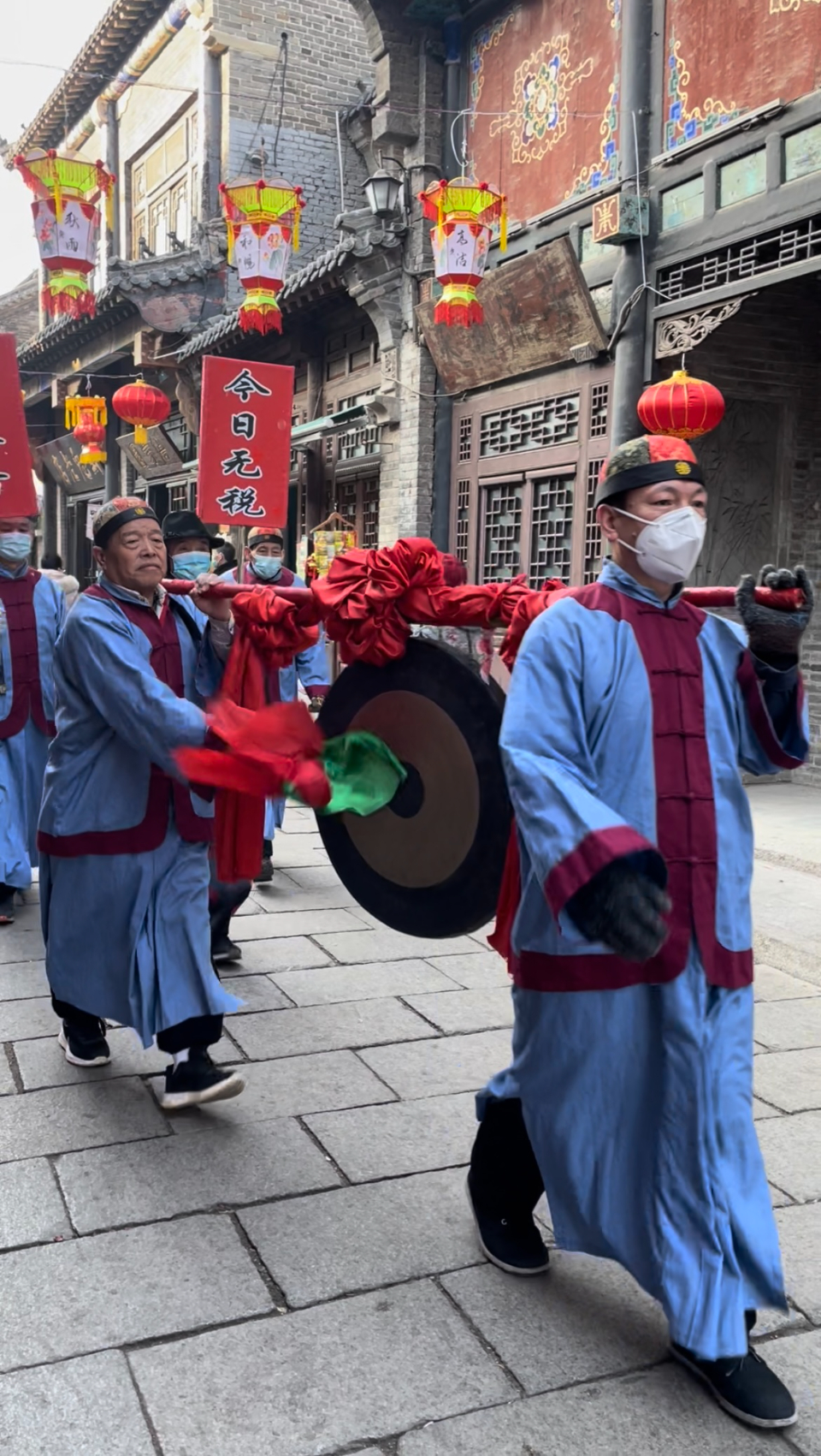 壹点图集丨鸣锣开市！正月十四的周村古商城人潮涌动，热闹非凡