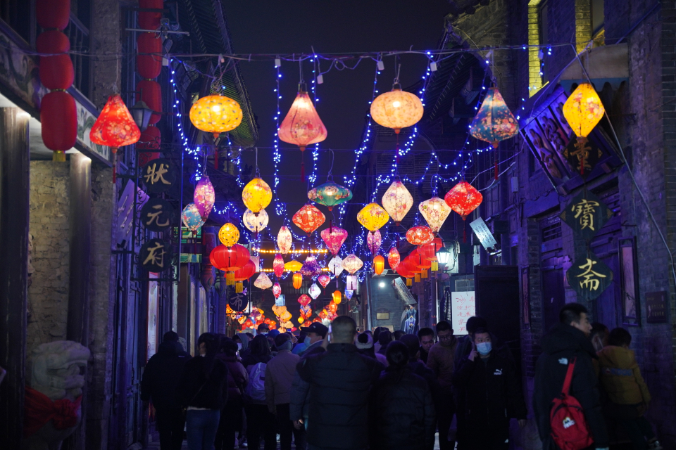壹点图集丨客流超2万！千万盏花灯点亮周村古商城的夜