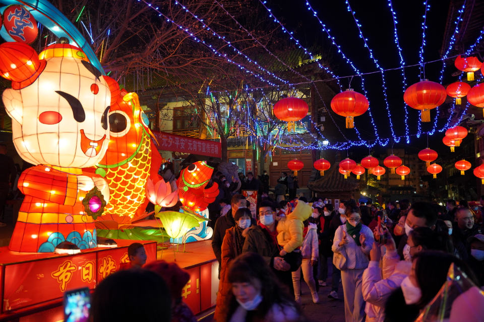 壹点图集丨客流超2万！千万盏花灯点亮周村古商城的夜