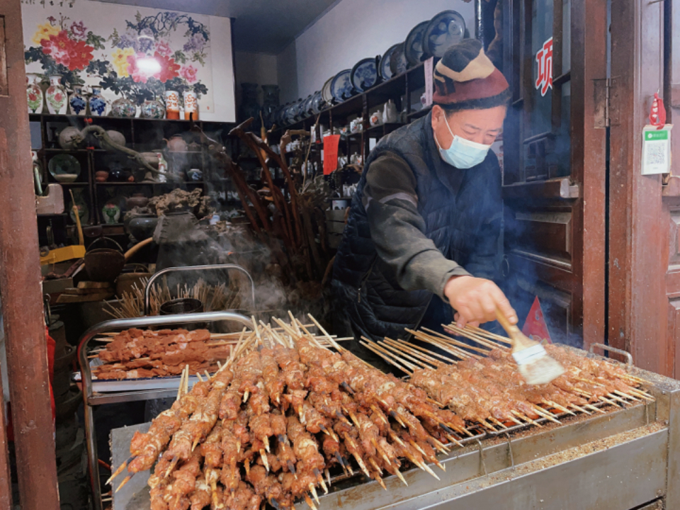 壹点图集 | 周村烧饼、糖画、烤地瓜……周村古商城满满烟火气