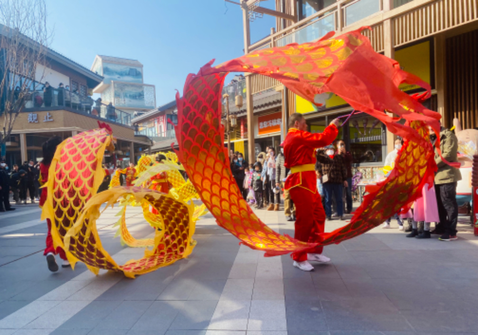 壹点图集丨舞龙、秧歌……淄博高新区民俗扮玩闹元宵