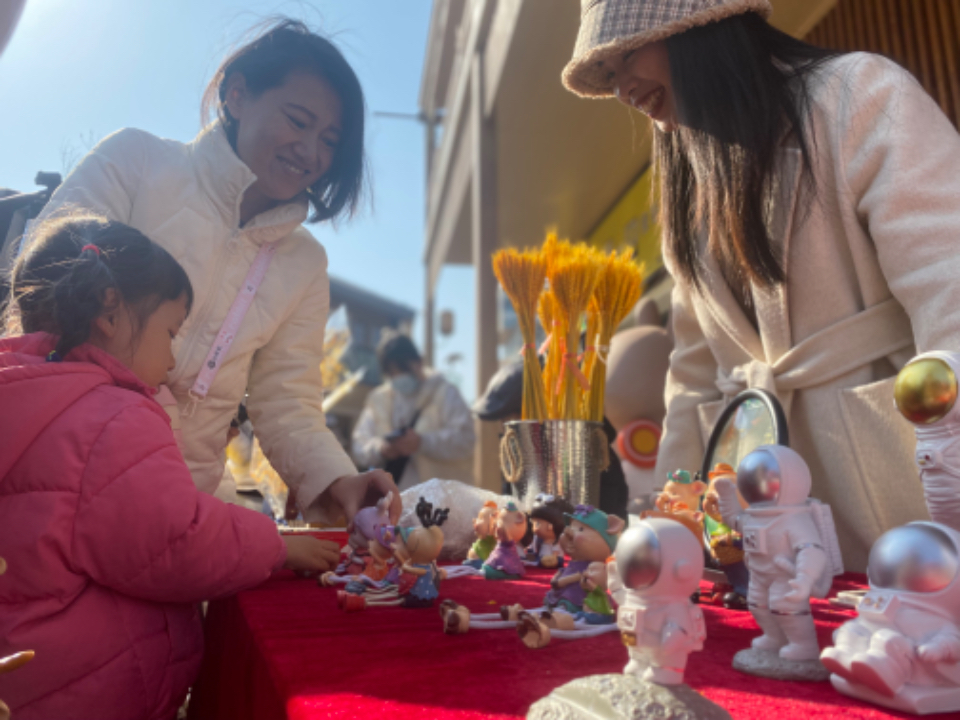 壹点图集丨舞龙、秧歌……淄博高新区民俗扮玩闹元宵