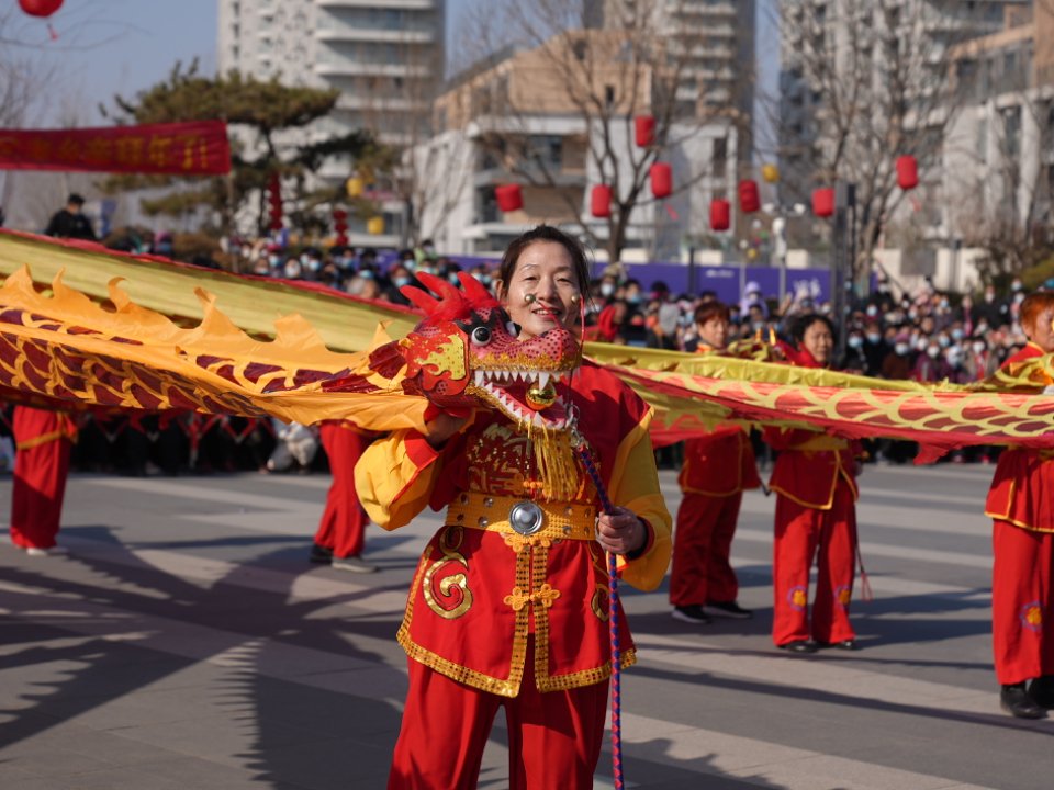 壹点图集丨舞龙、秧歌……淄博高新区民俗扮玩闹元宵