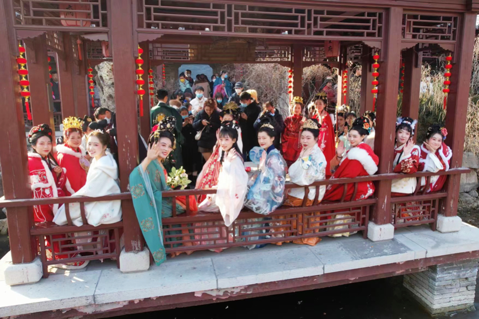 壹点图集 | 良辰美景，汉服遇见周村古街，邂逅元宵别样风情