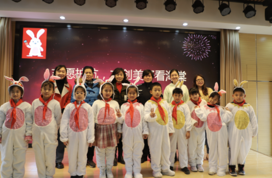 济南市经八路小学：文创订购会拉开帷幕，学雷锋志愿者发起倡议