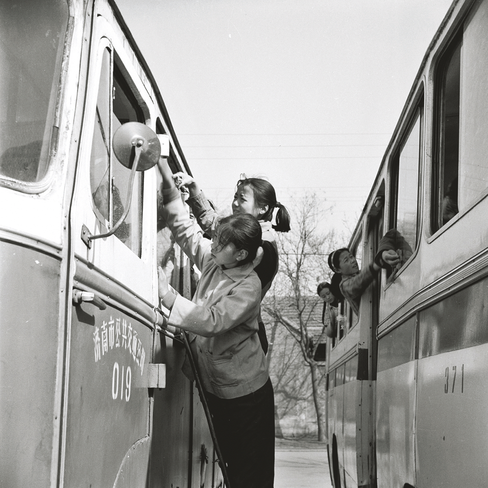 老照片:上世纪八十年代,我们这样学雷锋-齐鲁晚报·齐鲁壹点