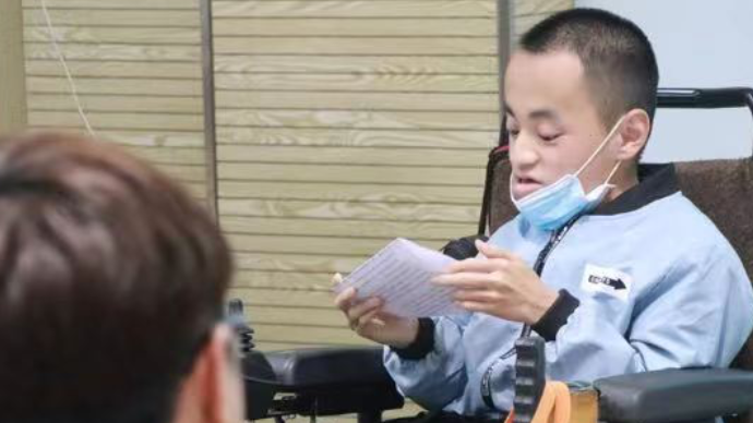 身边正能量｜山大“瓷娃娃”徐辰杰：入选闻一多班，读书让我自由