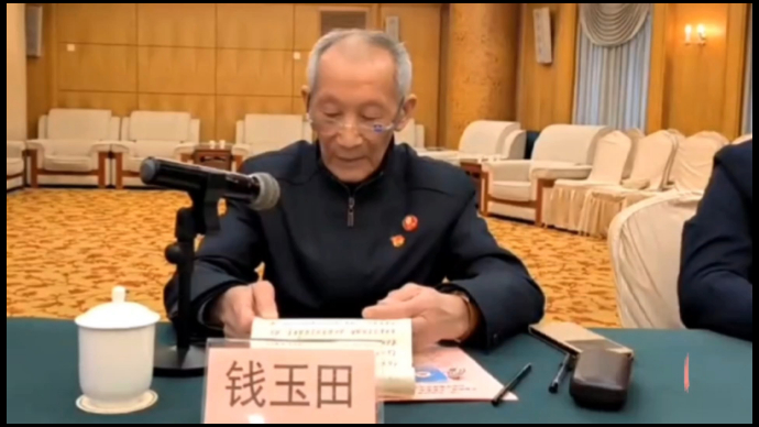 果然视频|“淘书爷爷”钱玉田：年老心不老，有一份光发一份热