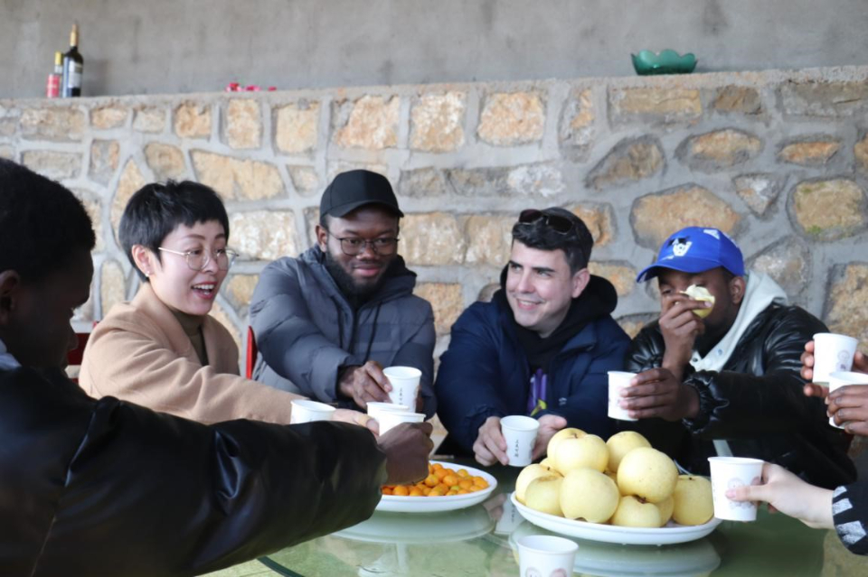 美丽相约——外国友人走进沂水家庭农场