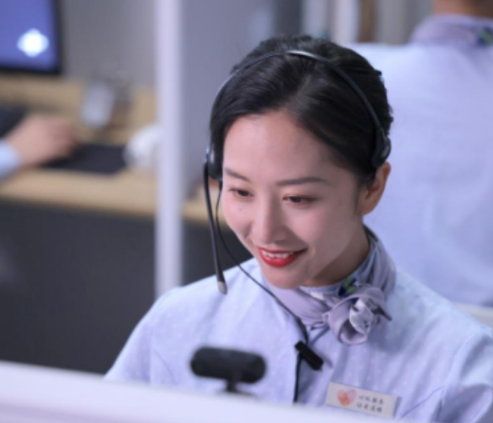 她们温柔似水，真情、用心服务每一位客户；
她们秀外慧中，钻研、创新斩获累累硕果；
她们百折不回，坚强、果敢面对挑战！
她们是山东移动的巾帼倩影，她们把使命担当书写在平凡的工作中，在各条战线，不负韶华、美丽绽放，用聪明才智和勤劳汗水，充分发挥“半边天”作用，书写了一个个精彩的故事，为公司高质量可持续发展贡献更大力量。